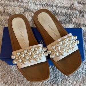 Stuart Weitzman Pearl-Embellished White Goldie Slide Sandals. Size 7/37.5